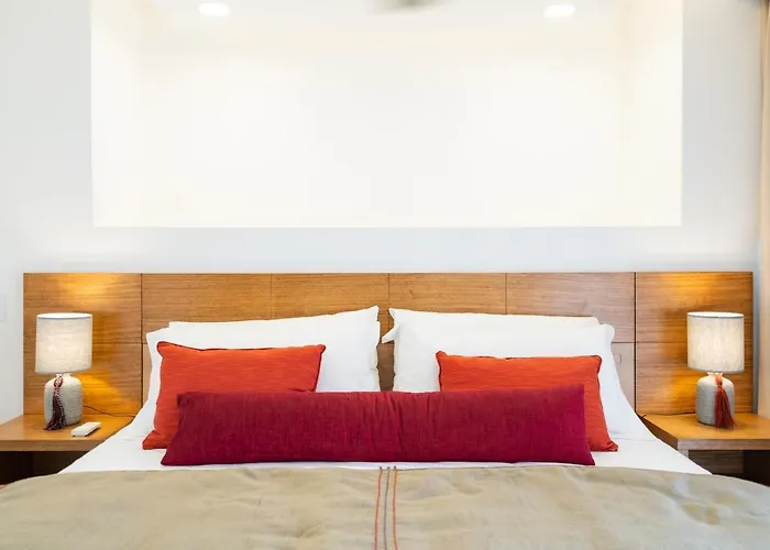 Peninsula 26 *
